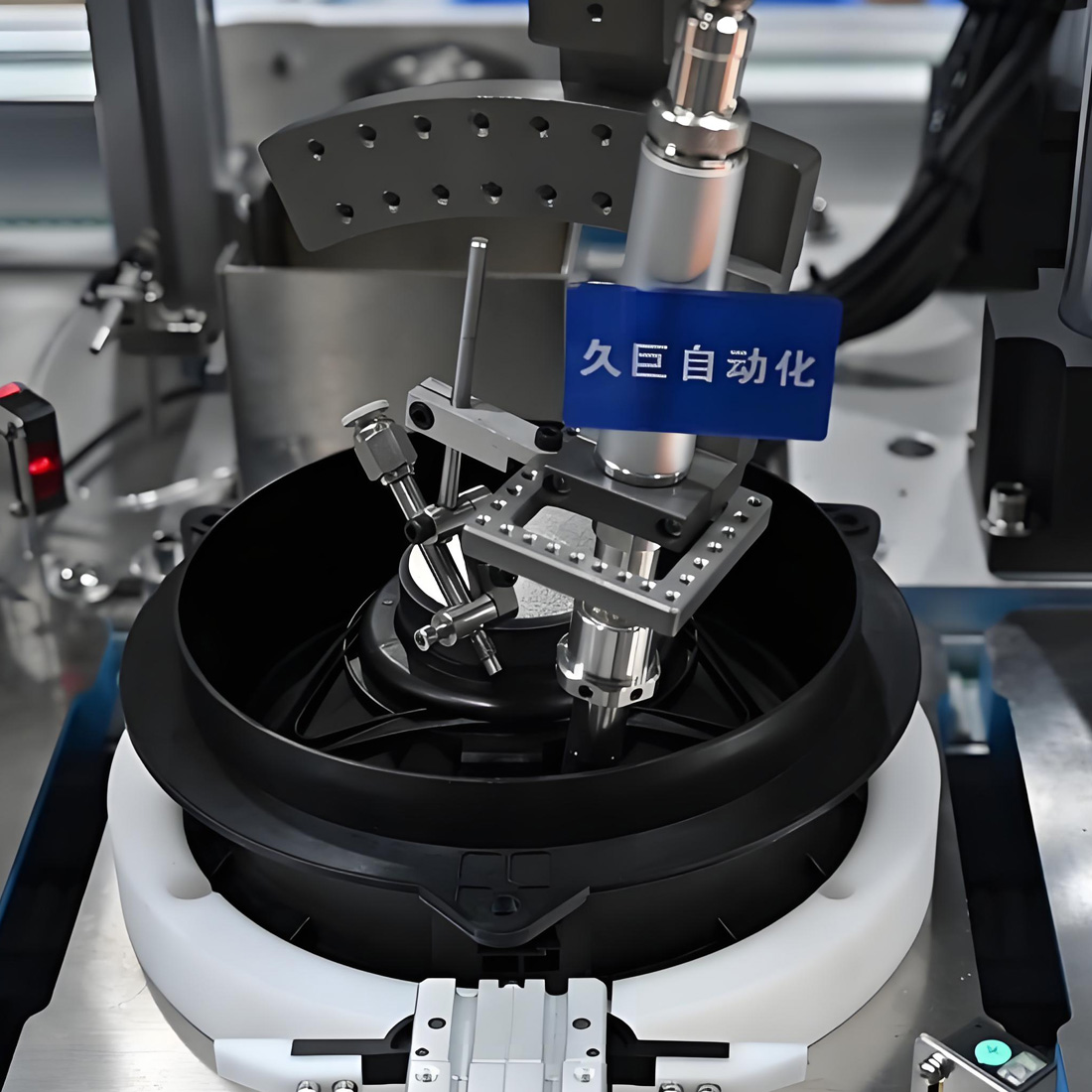 喇叭焊锡及防尘膜装配段